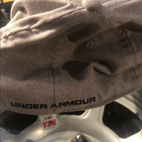 Under armor hat - Picture 2 of 3